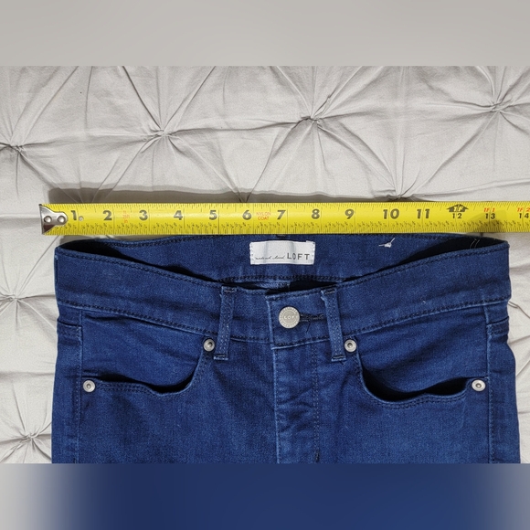 🤩Host Pick❤️NWOT LOFT Denim Slim Pockets Legging Jean Women's Size 26 Petite - Picture 3 of 9